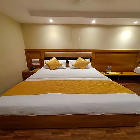 Rishi International - Grant Road 3*