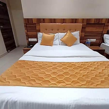 Rishi International - Grant Road Hotel 3*