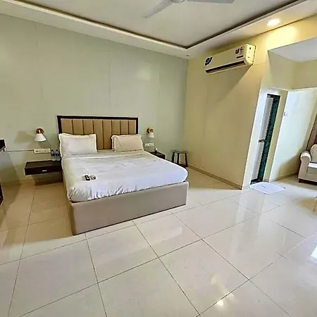 Country By Turtle & - Airport Hotel 3*