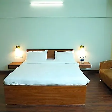 Country By Turtle & - Airport Hotel 3*