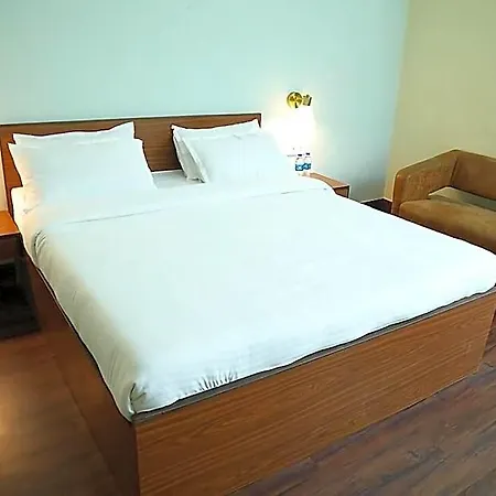 Country By Turtle & - Airport Hotel