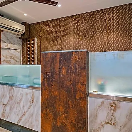 Hotel Treebo Atithi Malad Mumbai