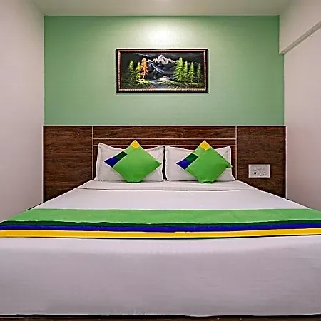 Hotel Treebo Atithi Malad Mumbai