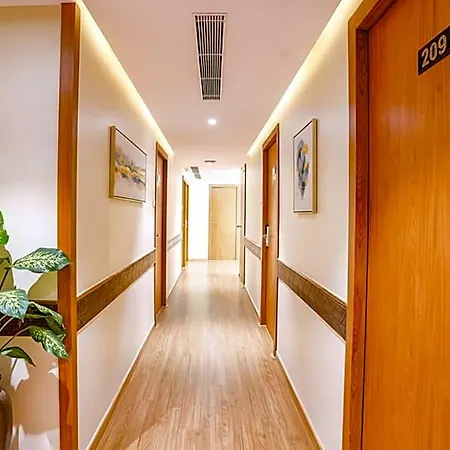 Fabhotel Azure - Nr. International Airport 3* Mumbai