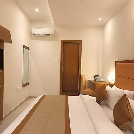 Hotel Fabhotel Azure - Nr. International Airport