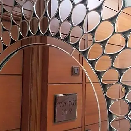 Bentley Marine Drive Hotel 2*