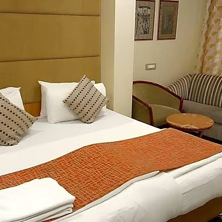 Hotel Bentley Marine Drive 2*