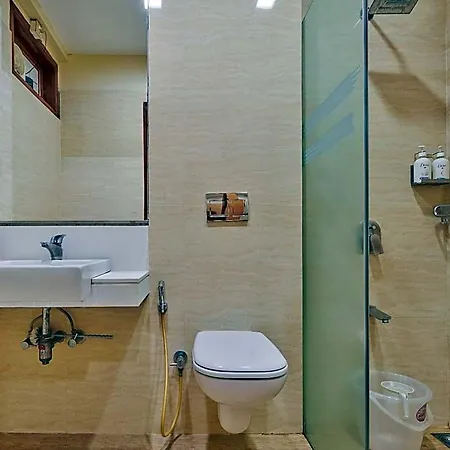 Hotel Bentley Marine Drive