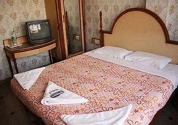 Fabhotel Imperial Residency Hotel