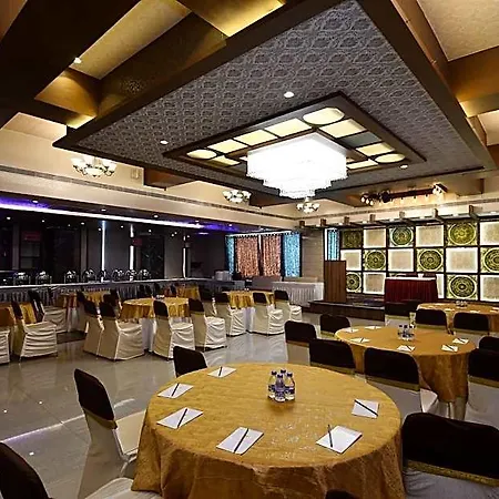 Vihang's 3* Mumbai
