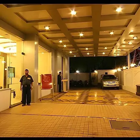 Dhiraj Hotel