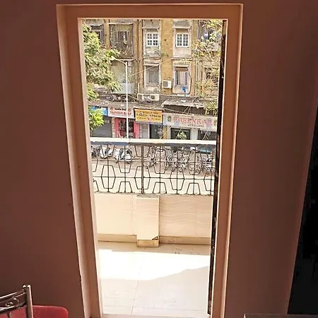 Hotel New India 2*