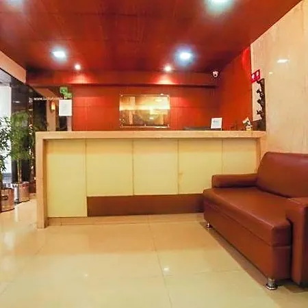 Hotel Lucky Bandra