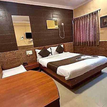 Hotel Lucky Bandra Mumbai