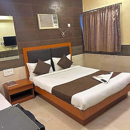 Hotel Lucky Bandra Mumbai