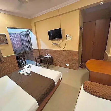 Hotel Hotel Lucky Bandra Mumbai