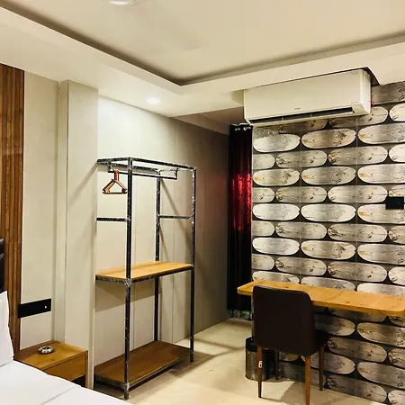 U Life Guest house 3*