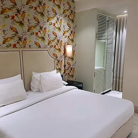 Harbour View Colaba Hotel 3*