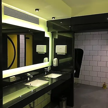 Click Andheri Midc 3*