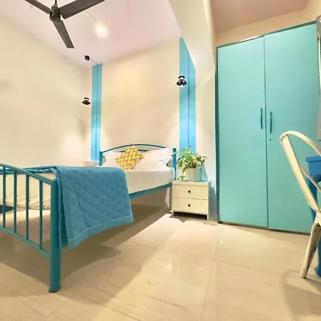 Hostel Locomo Hostel Express - Stay Work Eat Mumbai
