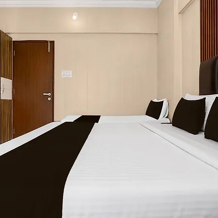 Collection O Lokhandwala Andheri West Formerly Lalsai Residency 4*