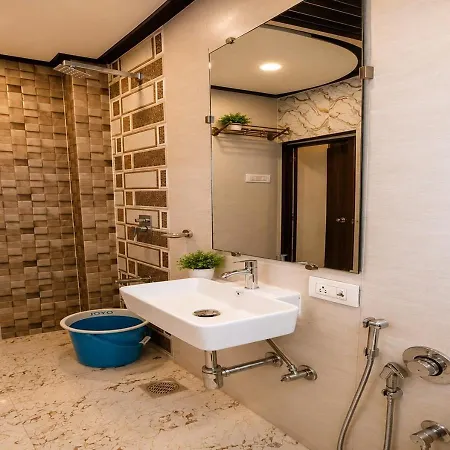 Glitz 7even Hills- Nr International Airport T2 Mumbai