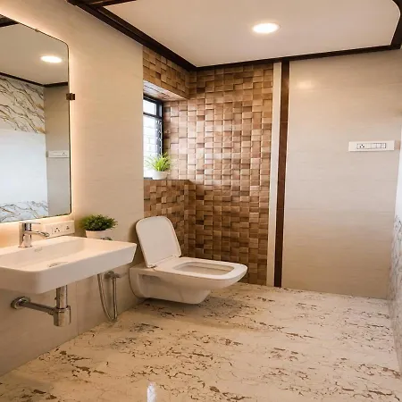 Guest house Glitz 7even Hills- Nr International Airport T2
