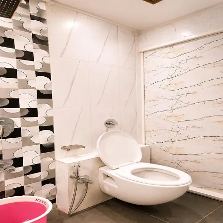 Glitz 7even Hills- Nr International Airport T2 Mumbai