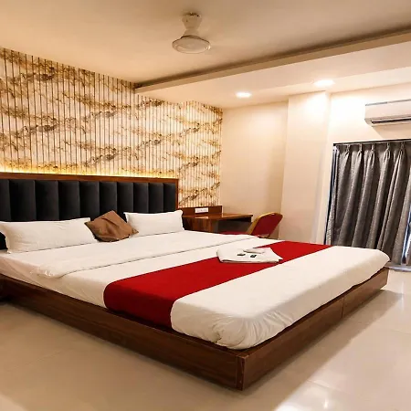 Glitz 7even Hills- Nr International Airport T2 Guest house