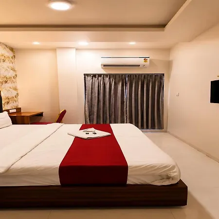 Guest house Glitz 7even Hills- Nr International Airport T2 Mumbai