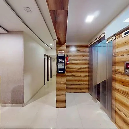 Fabhotel Embassy Park 3*