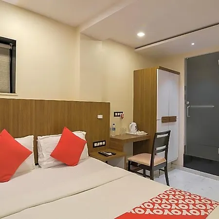 Qubestay Airport Capsule & Capsule hotel