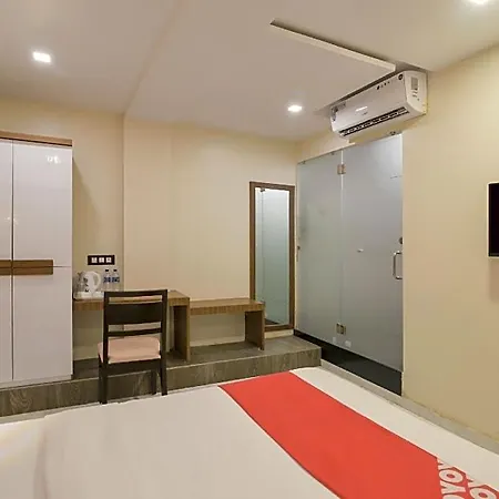 Qubestay Airport Capsule & Capsule hotel 3*