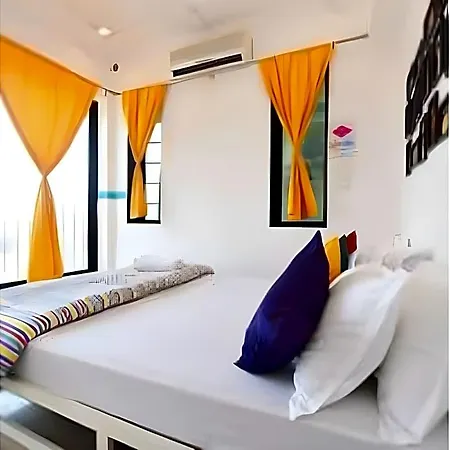 Gostops Lite Hostel Mumbai