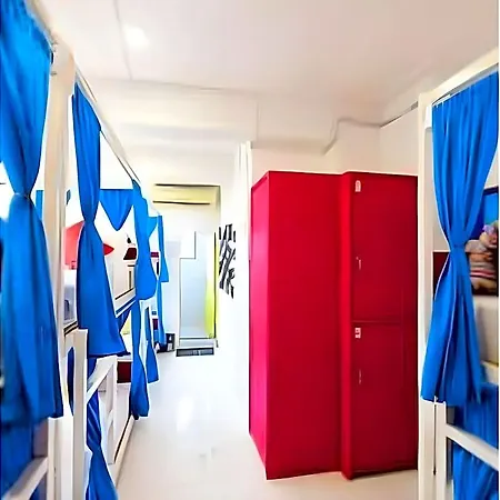 Gostops Lite Hostel Mumbai