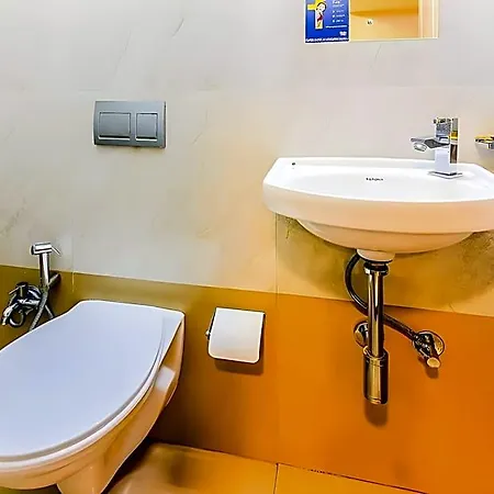 Fabhotel Silver Hotel