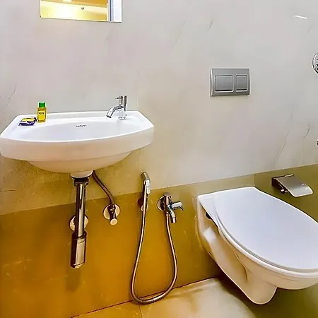 Fabhotel Silver Hotel Mumbai