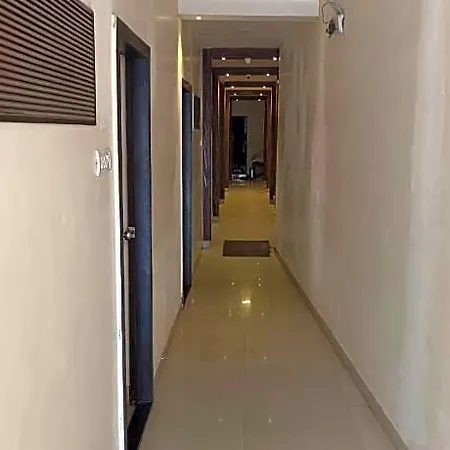 O Golden Nest Near Chhatrapati Shivaji International Airport Hotel 3*