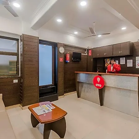 Oyo Flagship 572 Santacruz West Hotel 3*