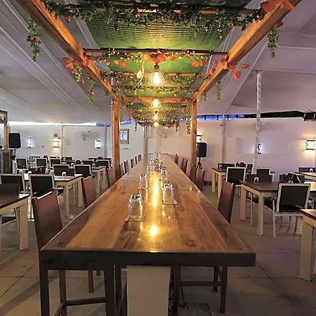 Metro Palace Bandra