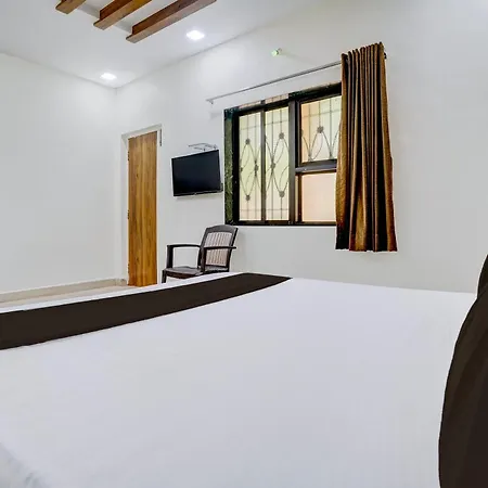 Hotel O Shree Prabhat 3*
