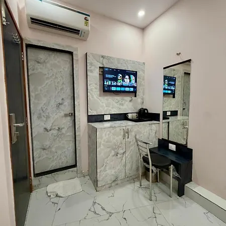 Classy Comfort Malad Near Dna Hospital