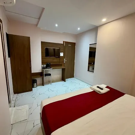 Hotel Classy Comfort Malad Near Dna Hospital
