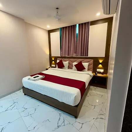 Classy Comfort Malad Near Dna Hospital 2*