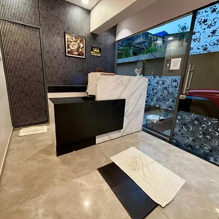 Hotel Classy Comfort Malad Near Dna Hospital 2*