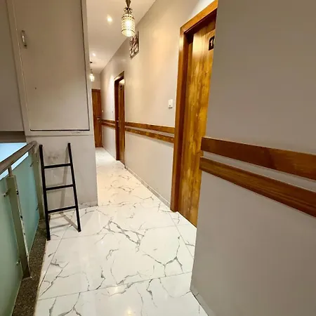 Hotel Classy Comfort Malad Near Dna Hospital Mumbai