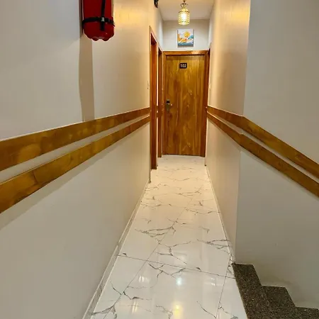 Classy Comfort Malad Near Dna Hospital
