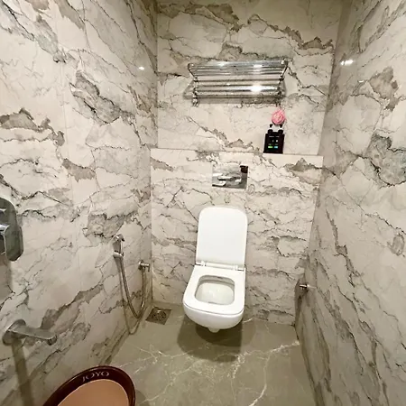 Classy Comfort Malad Near Dna Hospital