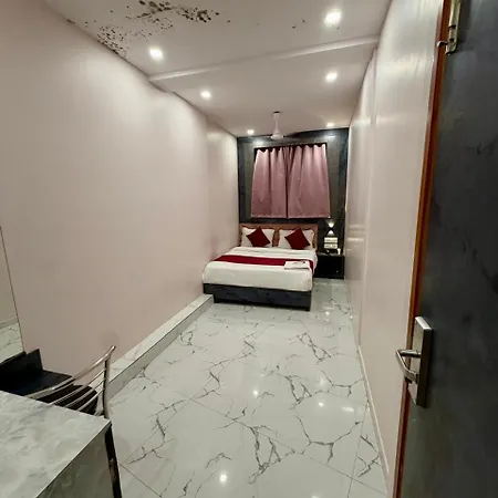 Hotel Classy Comfort Malad Near Dna Hospital