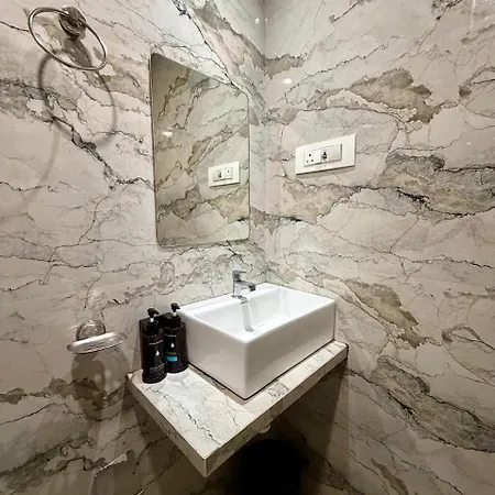 Classy Comfort Malad Near Dna Hospital Hotel Mumbai